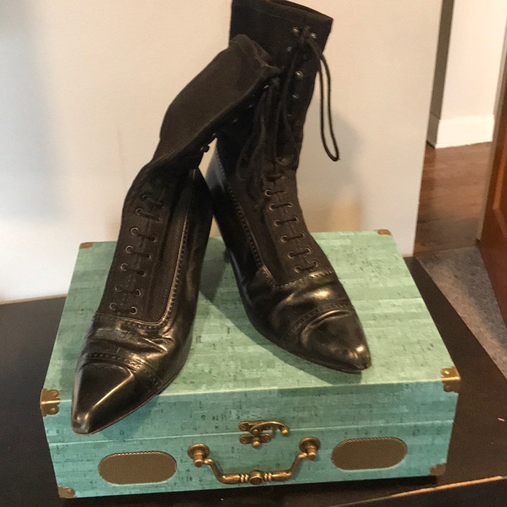 Size 10b black boots